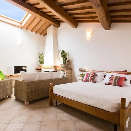 Abbaino 4* Massa (Tuscany)