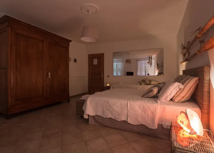 Abbaino 3* Massa (Tuscany)