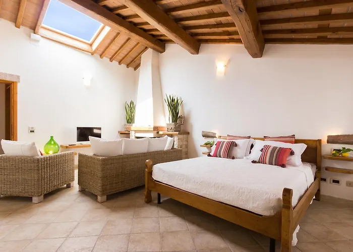 Abbaino 4* Massa (Tuscany)